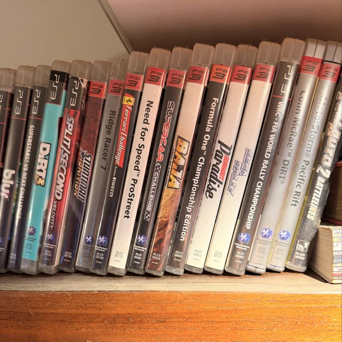 PlayStation 3 c/volante com Pedais 1comando e 31Jogos