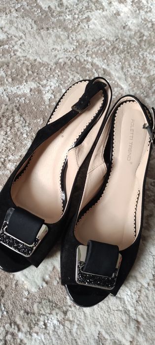 Босоніжки жіночі