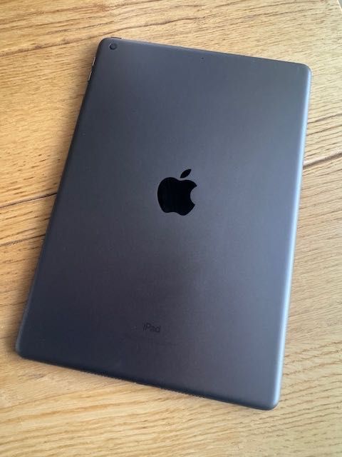 APPLE iPad 9 generacji model A2602 Bat. 98%