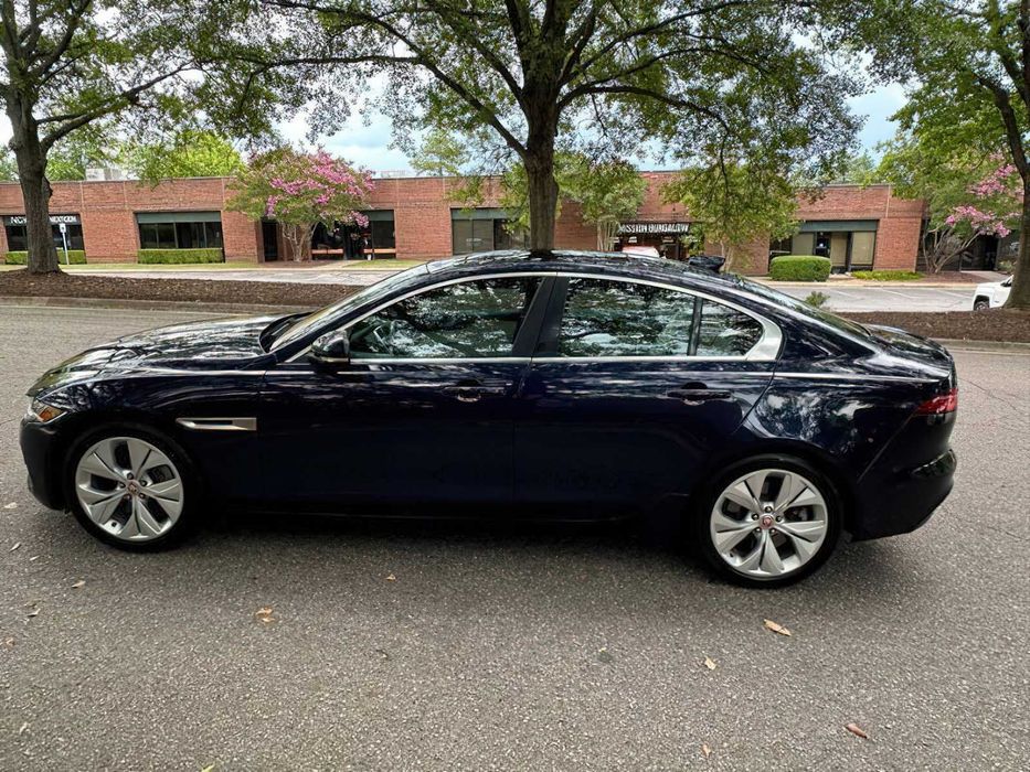 Jaguar XE P250 S      2020