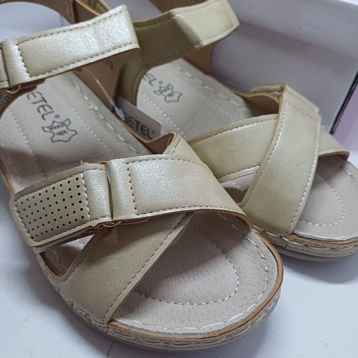 Sandały buty damskie roz 37 wkł skórzana  24 cm