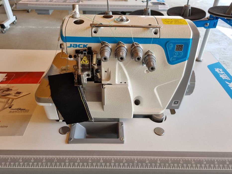 Máquinas de costura novas/usadas