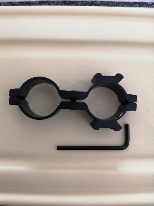 Vários fixadores de lanterna ou laser para arma novo a estrear