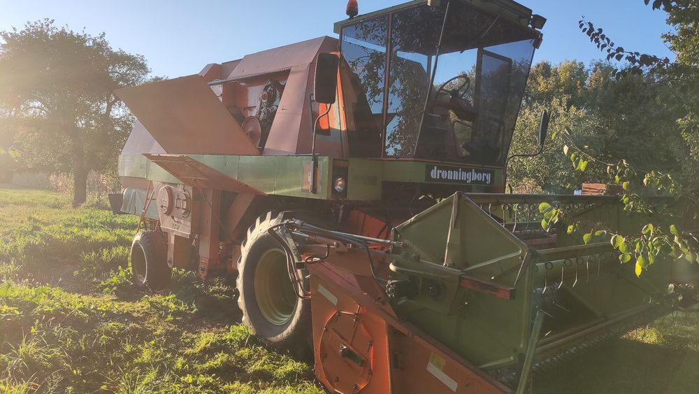 Комбайн зернозбиральний Дронингборг