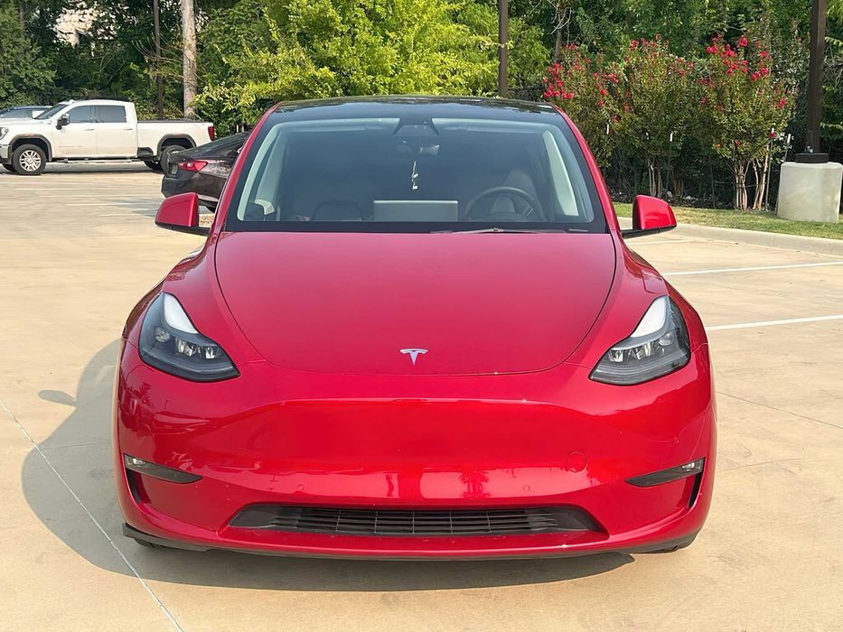 Tesla Model Y      2021