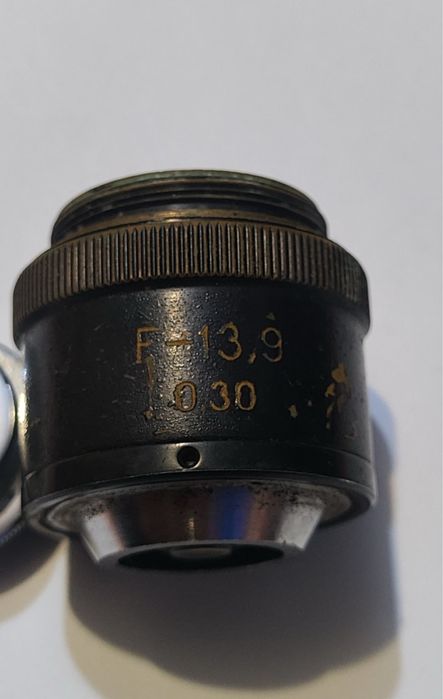 Обʼєктив до мікроскопа