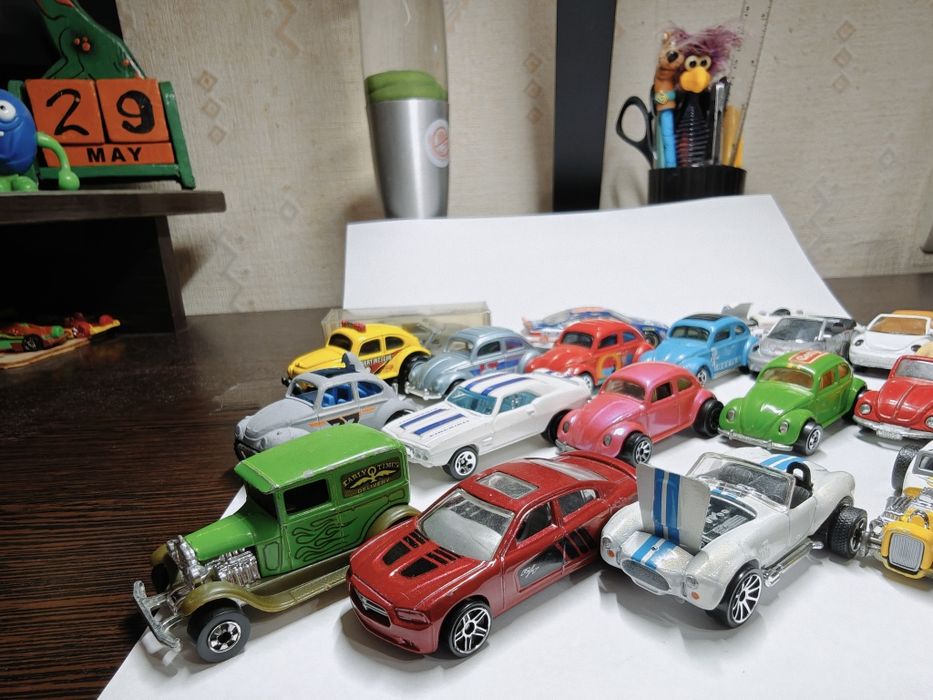 Машинки модели hot wheels matchbox Johnny lightning racing champions tomica