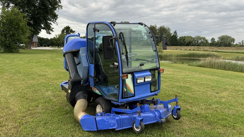 Kosiarka ISEKI SF 230 II 2003r 4x4 kabina kosz John Deere Sabo Toro Jacobsen RANSOMES
