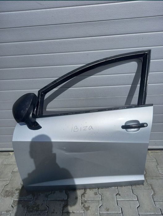 Дверка двері дверь передня ліва Seat Ibiza 6J
