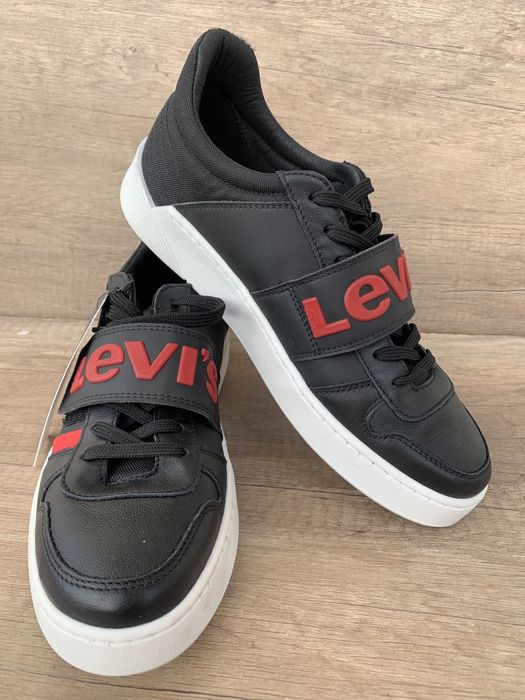 Красовки Levi’s