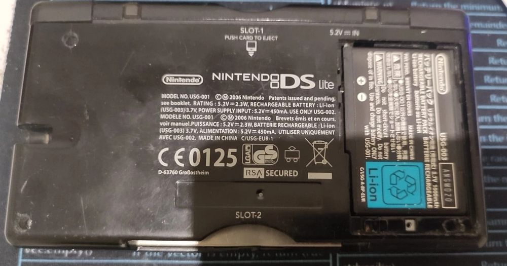 Nintendo DS Lite (DSL)