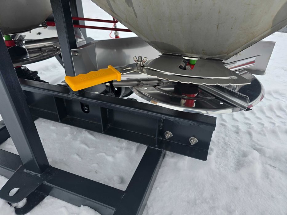 Rozsiewacz nawozów dwutarczowy N056-TYP MASTER JUNIOR- GRASS-ROL- 2026