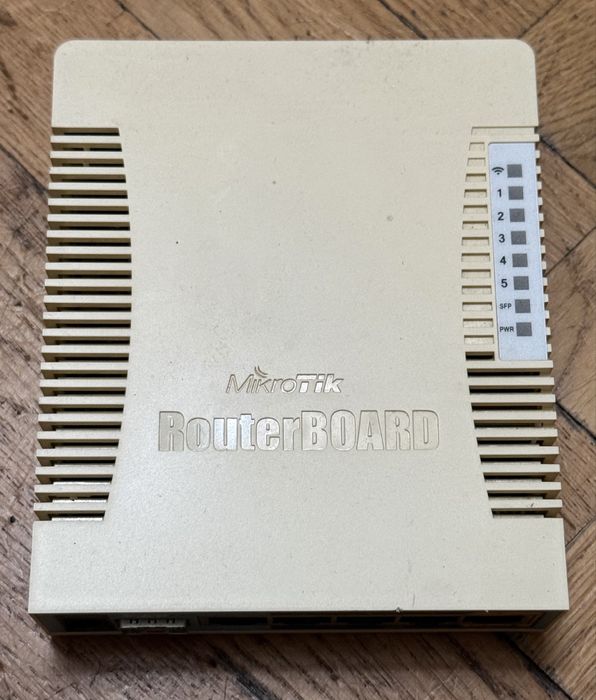 Бездротовий маршрутизатор (роутер) Wi-Fi Mikrotik hAP ас 2,4 / 5 ГГц