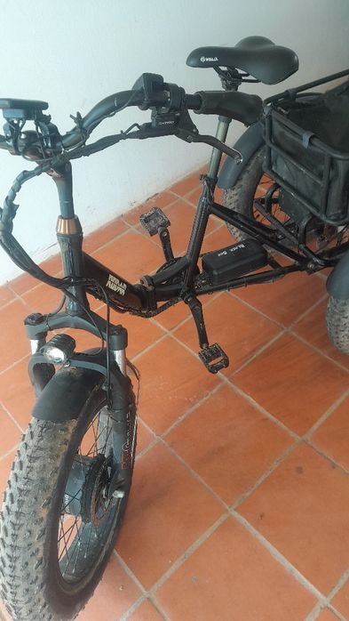 Tribke em muito bom estado da marca rodar dobrável