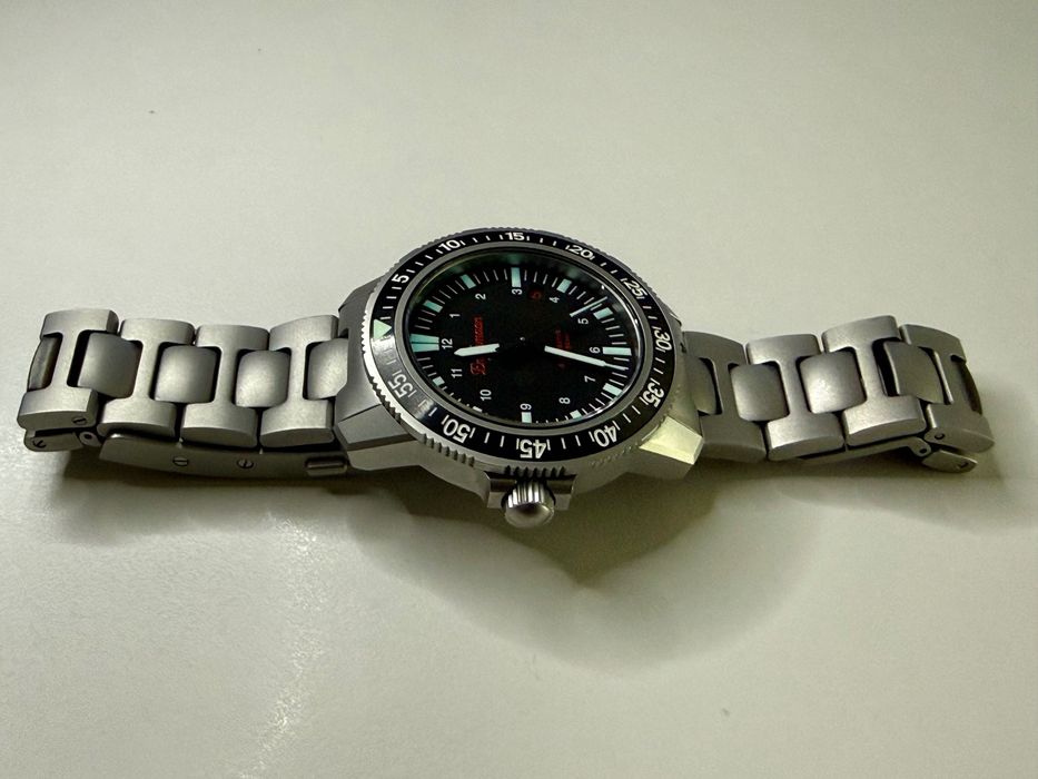 Englemaan Vanguard zegarek jak Sinn toolwatch