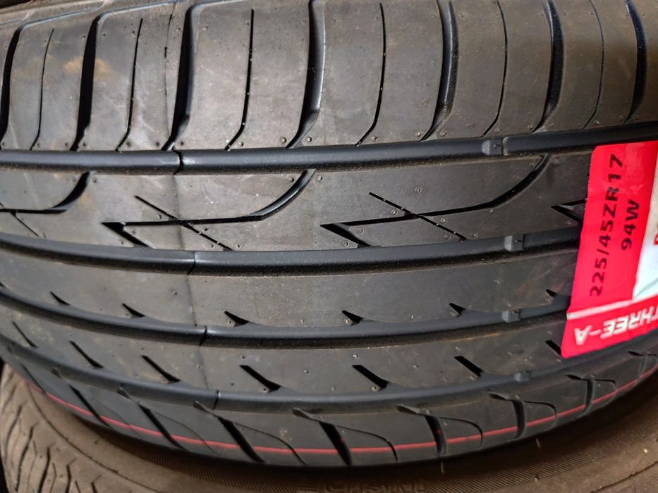 Pneus 225/45r17 Three A P606 Novos