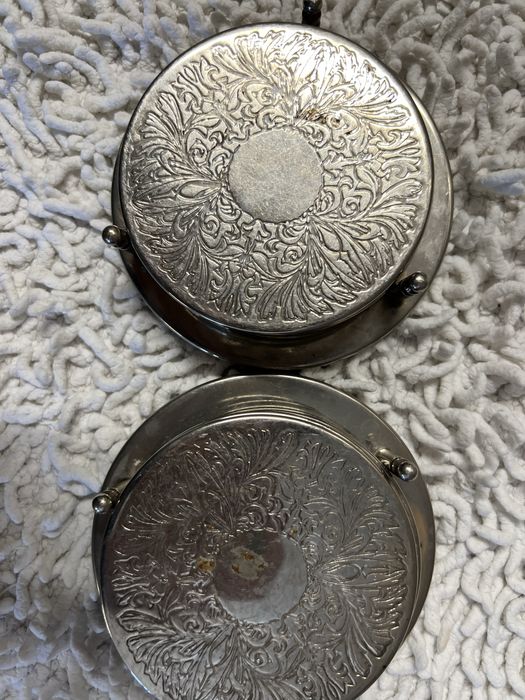 Metalowe podkladki pod kubek