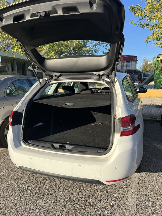 Peugeot 308 SW carrinha — photo 4