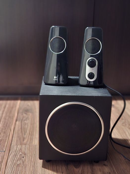 Subwoofer i glosnik komputerowy Logitech z523