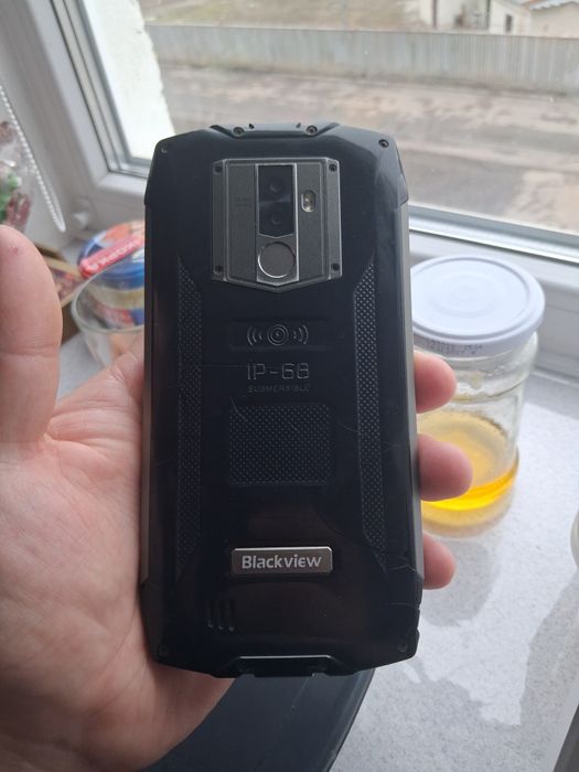 Продам телефон .