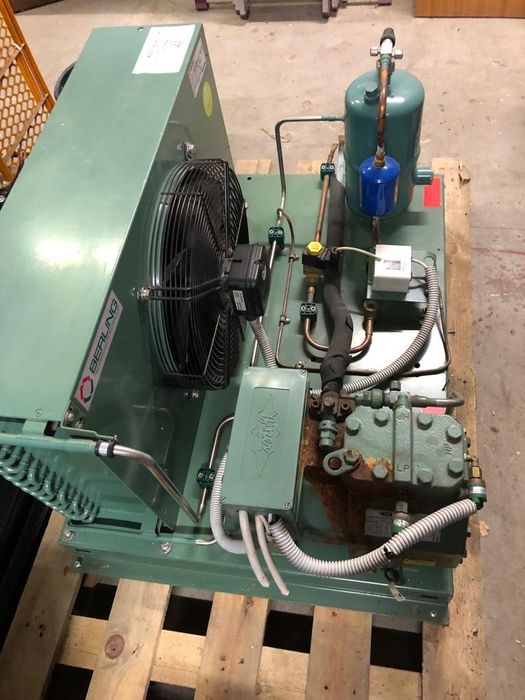 Агрегат на пластині в холодильні камери