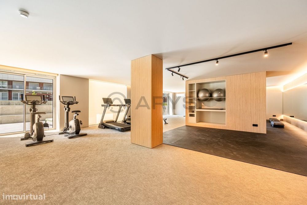 Apartamento T0 Novo em condomínio fechado com Varanda