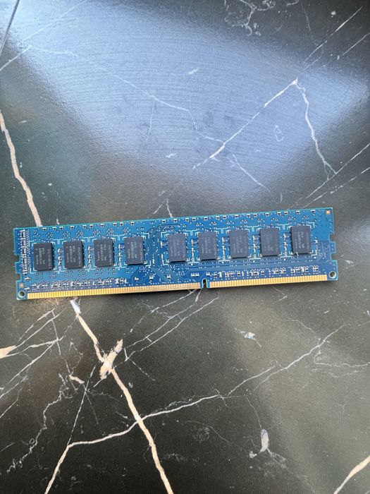 ОЗУ DDR3 2GB робочаяя