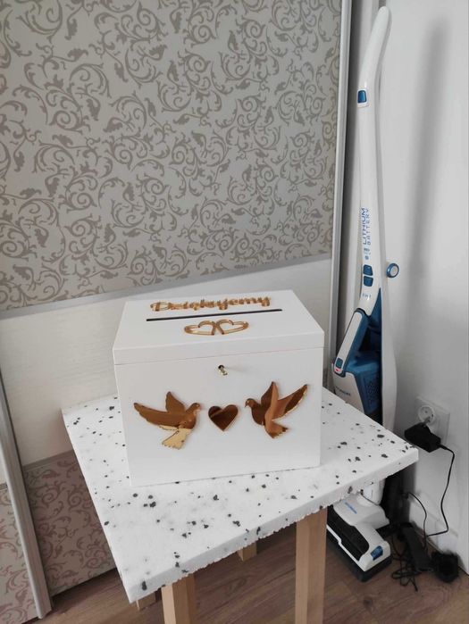 Pudełko na koperty z kluczykiem