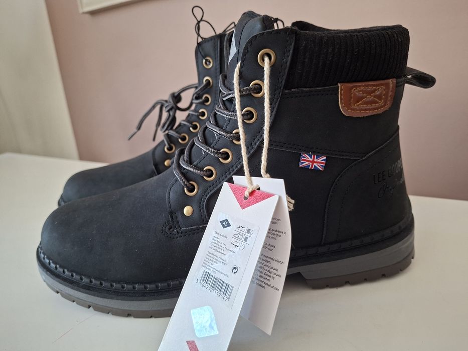 Czarne, sznurowane buty Lee Cooper r.42
