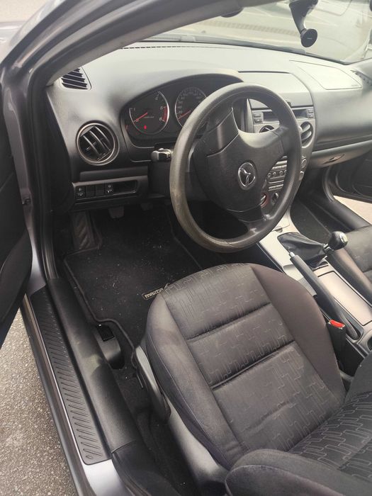 Vendo carro. Em bom estado, é comprar e andar