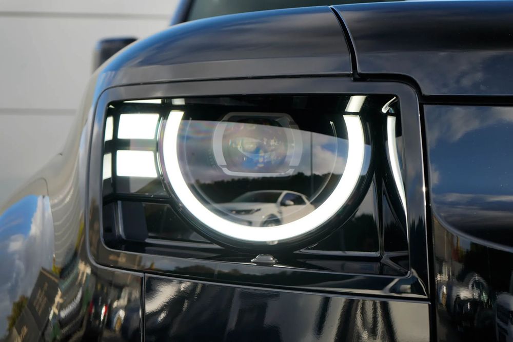 Land Rover Defender 3.0D I6 200 PS AWD Auto S 90