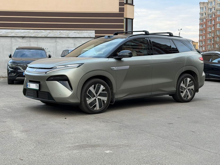 Поперечини на дах китайських авто Thule багажник рейлінги