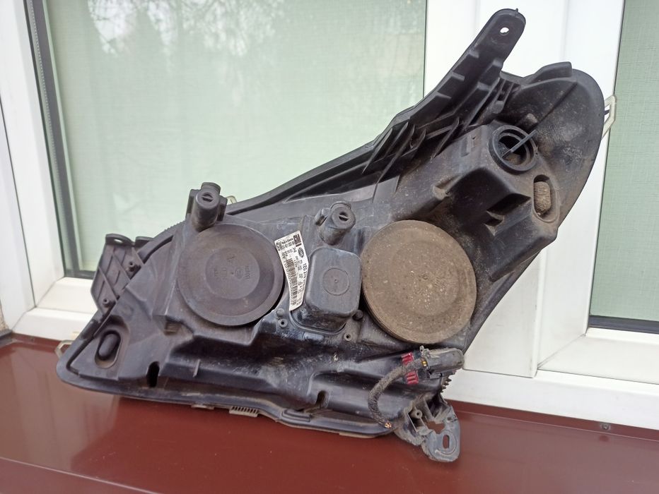 Opel Astra H lampa przednia prawa reflektor przód pasażera