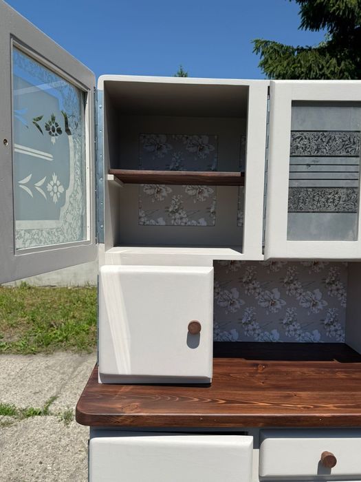 Kredens -komoda drewniana