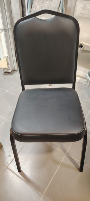 20 Cadeira fina para sala de eventos