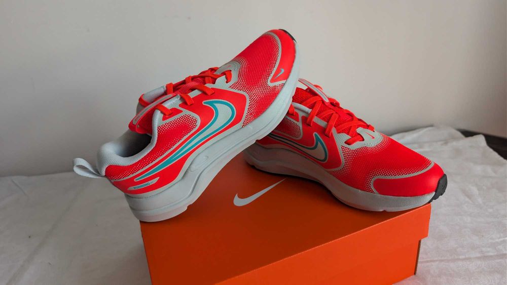 Buty sportowe Nike cosmic runner Gs 35.5 36.5 i 37.5 i 38 i 40