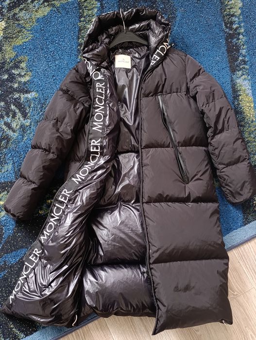 Люксовий пуховик MONCLER QR CODE: 4 300 грн. - Пуховики и зимние