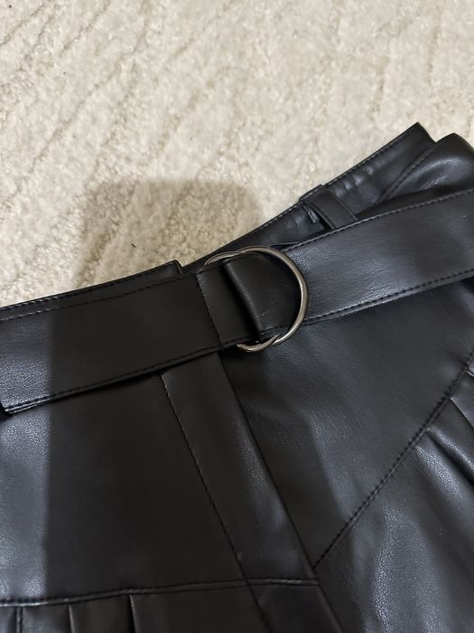 Кожанные шорты с поясом