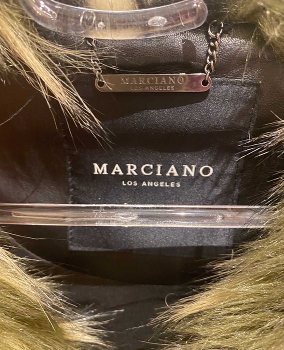 Colete em pelo marca Marciano By Guess Novo Original