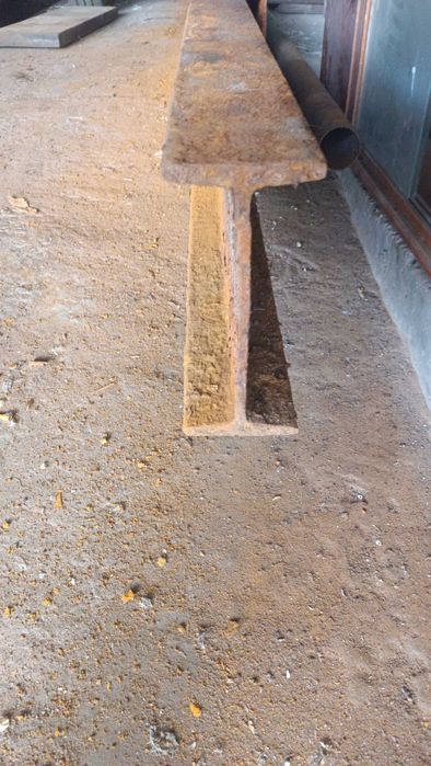 Двутавр 24мдлинна4100 мм второй кусок 2900мм