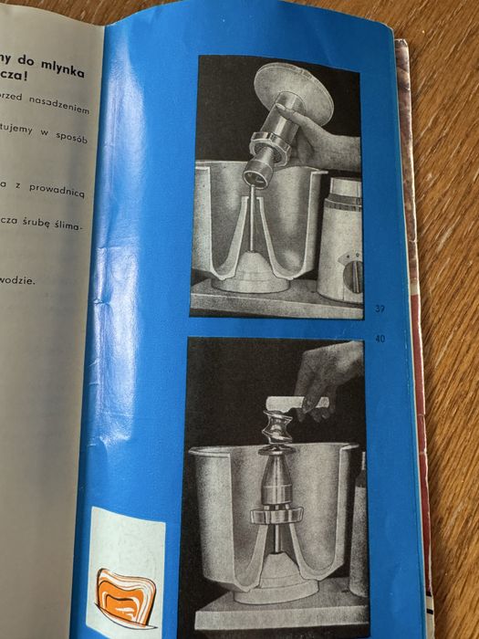 Uniwersalny robot kuchenny KM8 8  -osiem urządzeń w jednym