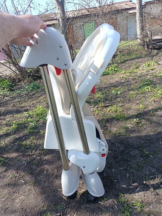 Продам столик для годування