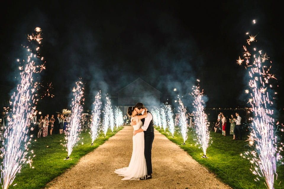 Ciężki dym,fontanny iskier pierwszy taniec, taniec w chmurach