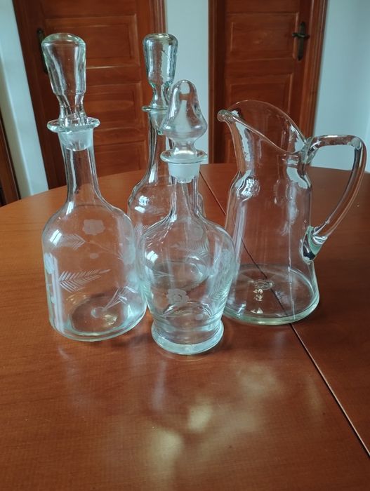 Várias peças em vidro e cristal