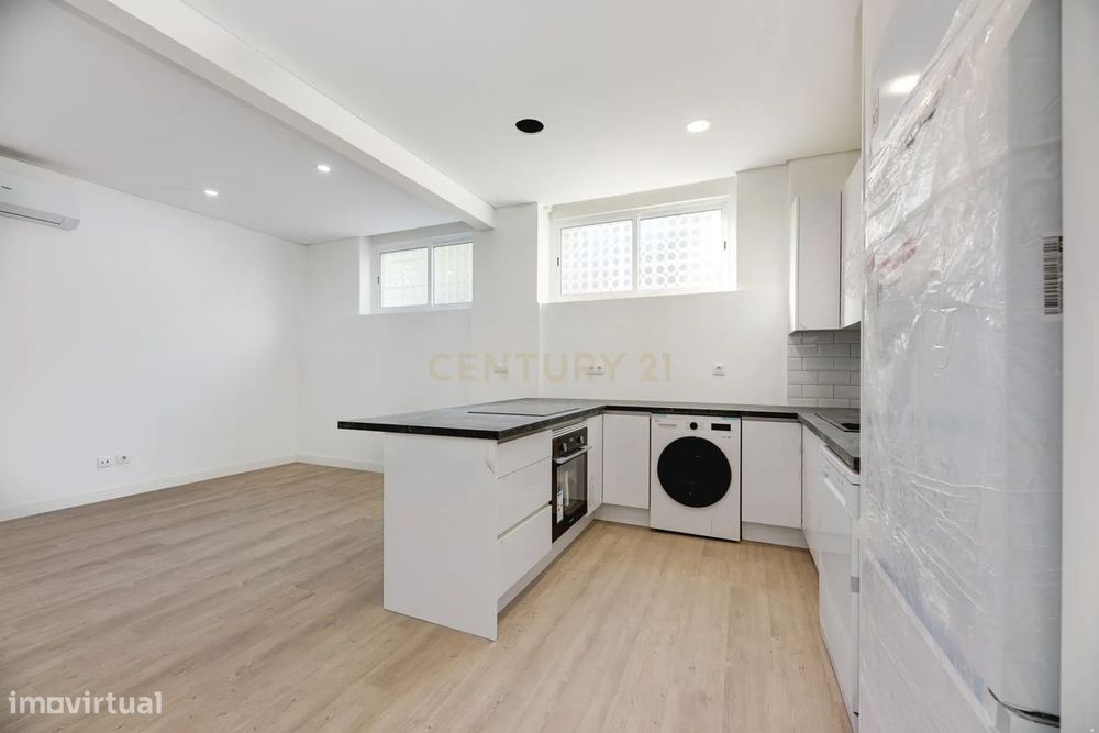 Apartamento T1 totalmente remodelado | Benfica – Rua dos Arneiros