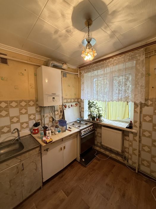 Продам 3 -х кімнатну вартиру центр