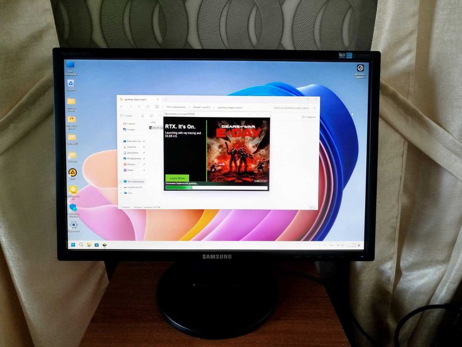 Samsung 2243NW, 22 дюйми.