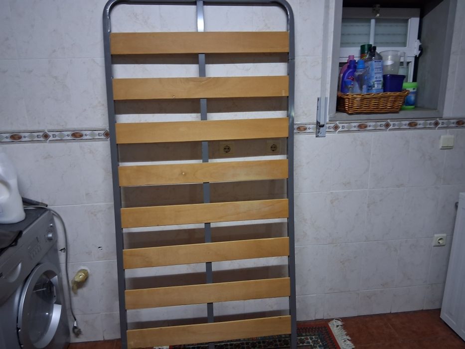 Estrado  de  cama  individual