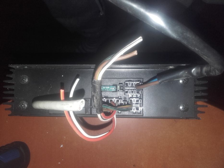 Wzmacniacz autobusowy BLAUPUNKT