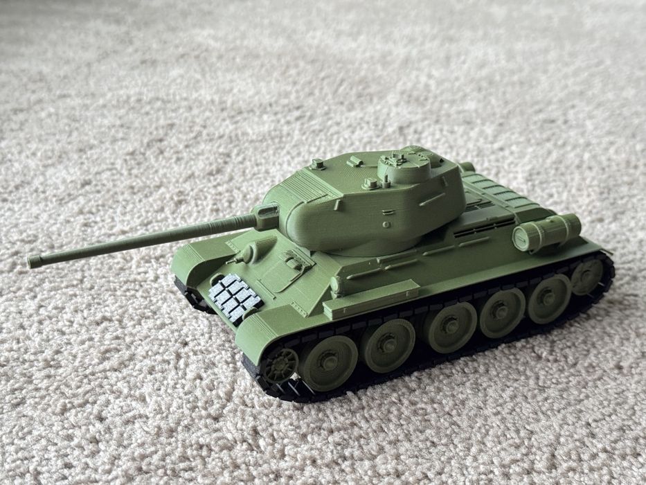 T-34/85 — середній танк СРСР